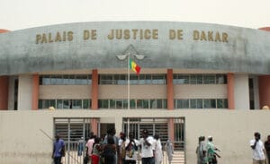 Passant pour Kocc Barma : Il menace sa femme de publier ses photos nues