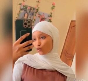 La célèbre tiktokeuse, Fah Aidara remet son voile après l&rsquo;avoir jeté