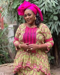 (03 photos) : L&rsquo;actrice Adja majestueuse dans sa taille basse