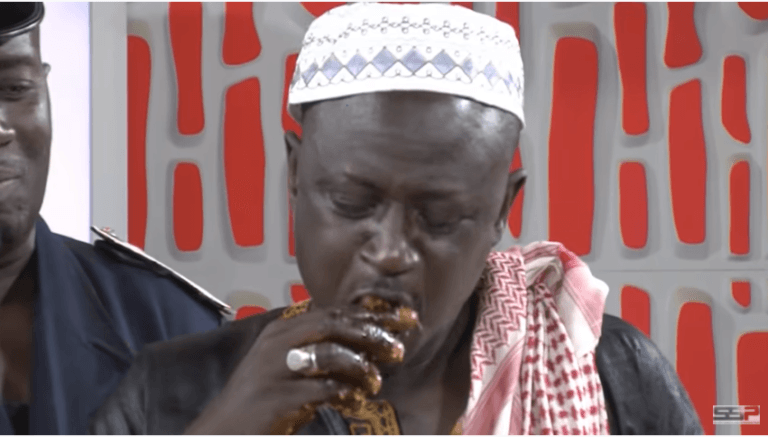 (vidéo)_série: A mourir de rire, Amina Poté se moque de Per Bou Khar