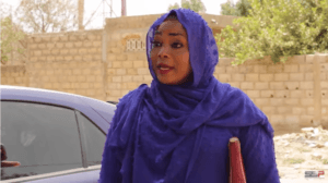(vidéo)_série : Kombé à mère Gaye : « Douff na, nexx na, kone yaw sa beignet demna founé… »