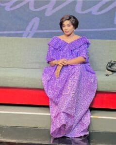 (Photos): En grand boubou mauve, Nafi Dièye rayonne sur le plateau de Gp