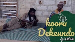 (Vidéo): KAaw drague la femme de son neveu en pleine journée…