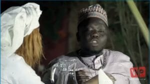 (video): Le fils de Tony déguste un bon « ndogou » avec sa dulcinée