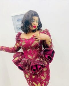 (vidéo): Chic et classe, la femme du Pdg « Sagnsé Sénégal » s&rsquo;affiche toute radieuse