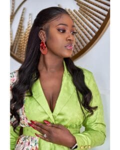 (Photos): A l&rsquo;approche de la fête de korité, l&rsquo;actrice Ouly montre le chemin des « sagnsés »