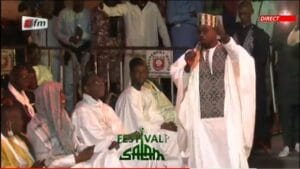Clôture festival Salam : Aboubakry Samb rend un vibrant hommage à Youssou Ndour et le fait chanter