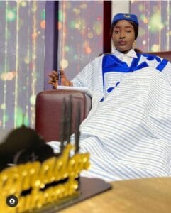 PHOTOS_ Khadjia Sy, journaliste de la 2stv, adopte le style classe de son mari Pape Sidy Fall