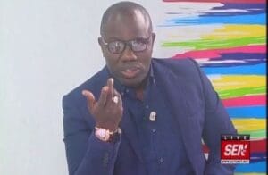 VIDEO_ « Ahmed Aïdara menoul nék maire ba paré nek journaliste », dit Alassane Samba Diop