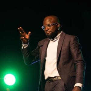 Mame Balla Mbow imite Me Elhadj Diouf à la perfection