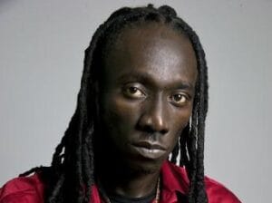 Bagarre entre deux élèves : L&rsquo;artiste Duggy Tee alerte  » La jeunesse en danger »