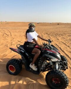 (14 photos) : Depuis Dubaï, la Tik Tokeuse Aadjah Everywhere zappe les « nars » et profite de son séjour