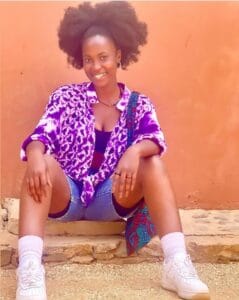 (Photos): Beauté naturelle, Maïsha de la série « Virginie » se la joue farniente