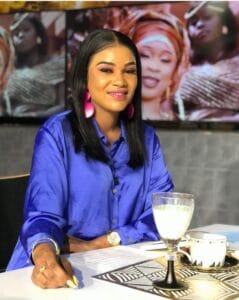 Mercato médiatique : L&rsquo; animatrice Béty quitte la Sentv pour la Tfm (photos)