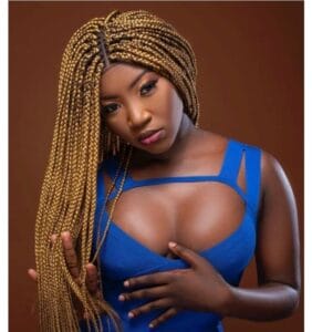 (Photos): Pathial, make up, l&rsquo;actrice Amy sexy