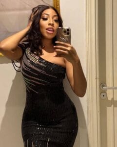 (Photos) : Les 3 clichés torrides de Zeyna Ndour fascinent la toile