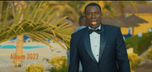 (Vidéo : « Apartheid », Assane Ndiaye remixe le tube du regretté Thione Seck. Ne pleurez pas !