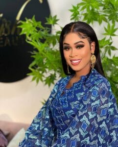 (07 Photos) : Bleue piquante, make up irisé, Astou Sall étale sa beauté de Miss