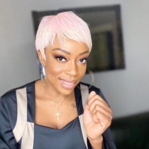 La chroniqueuse Grace Mbizi choque : « Je suis une star, je ne peux être noire »