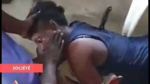 Deux élèves se battent pour un garçon, une poignardée à mort