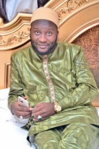 (02 photos) : Oustaz 2.0 séduit ses fans avec un vert Sénégal high classe