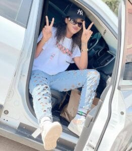 (03 photos) : Fatel Sow très sweet dans son look de rappeuse