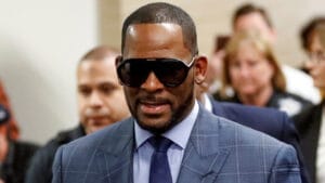 Le chanteur américain R. Kelly condamné à 30 ans de prison pour crimes sexuels