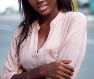 Beauté d&rsquo;ange, très courue des hommes, elle peine à trouver un mari. Découvrez pourquoi