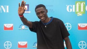 Khaby Lame qui est désormais le TikToker le plus suivi au monde  