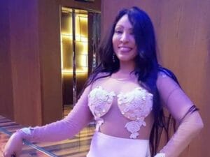 Bercy 2022 : Viviane explose le podium dans une tenue hyper sexy