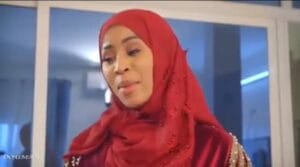 (Video): « Mbeuguel roki mi roki la… » Kéba gâte sa femme et sensibilise les hommes (série)
