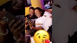 Amour de jeunesse : Bijou Ngoné et son époux en mode collé serré