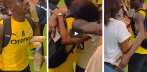 (Vidéo) : Une fille se jette dans les bras de Sadio Mané. Regardez la réaction  du joueur