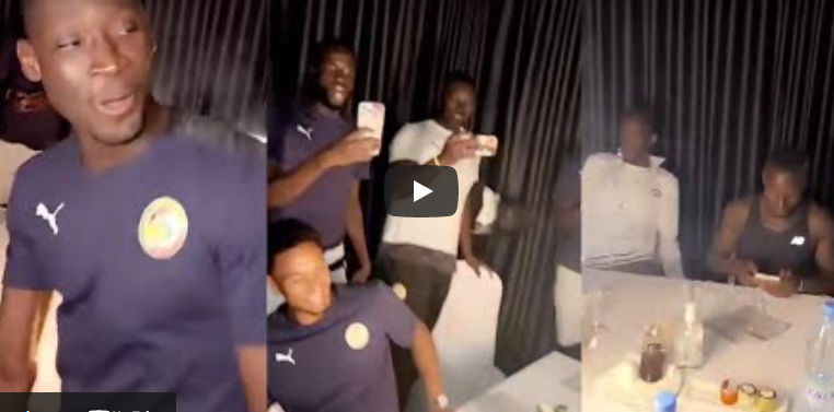 (Vidéo) : Après la victoire des Lions, Saliou Ciss souffle sa nouvelle bougie. Regardez l’ambiance
