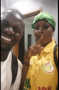 (Vidéo) : Sadio Mané rencontre enfin Sané Madio. Regardez la réaction du joueur !