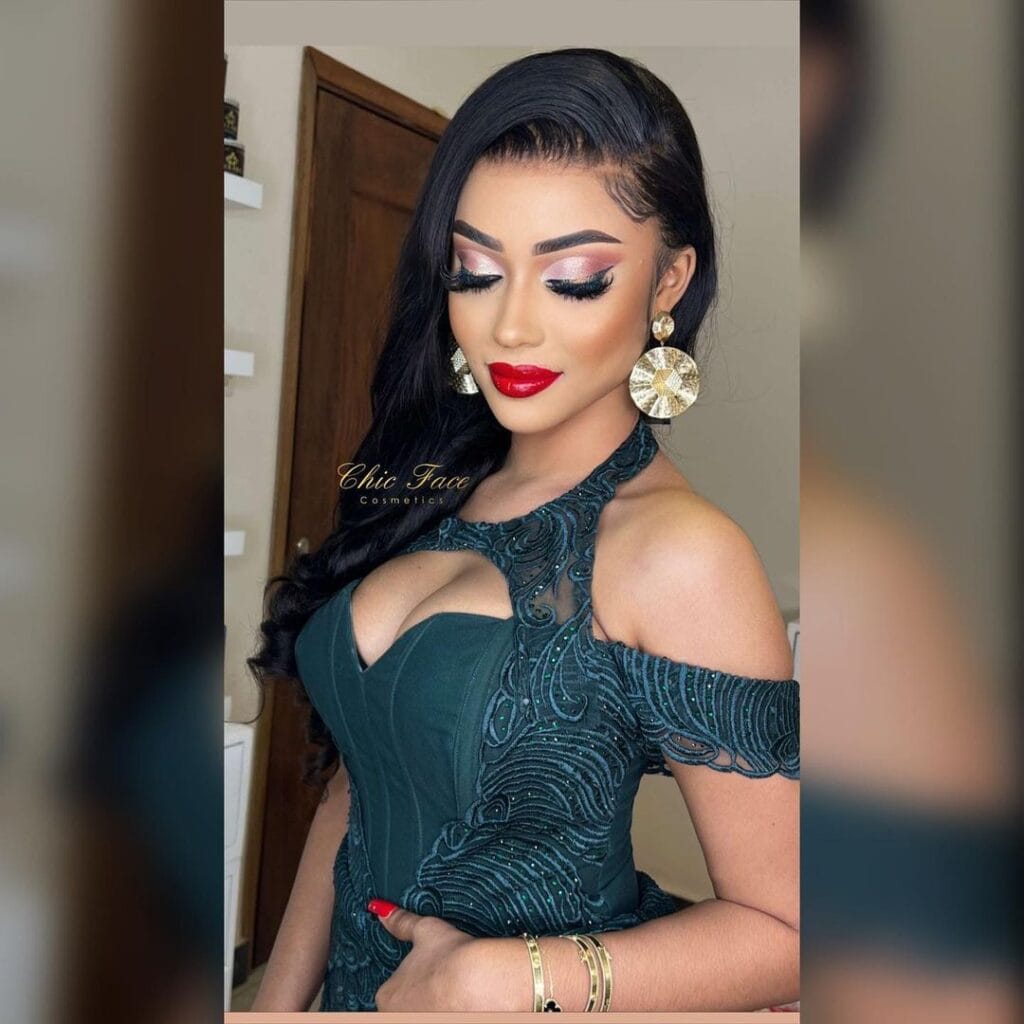 (04 photos) : En robe, Racky Aïdara enrobe ses followers dans l&rsquo;hypnose