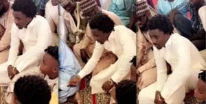 Waly Seck en mode « kilifeu » pour le takou « diakk » de sa fille