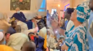 Titi chante devant Serigne Abdou Karim Mbacké