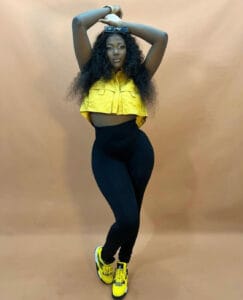 (Photos) : Arame de la série «Valeurs» éclaire le noir en jaune