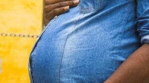Inceste : Une femme mariée permet à son propre fils de l’engrosser 