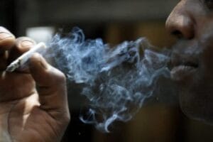 Yamba : Une étudiante, deux élèves et une vendeuse se grillent 22 joints…