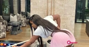 Quand la gambienne Princess Shyngle s&rsquo;amuse avec le billard, ça donne ça. (Photos)
