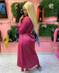 Arrêt sur image: Regard provoc&rsquo;, pose hyper sexy, Nabou Dash prévient son mari