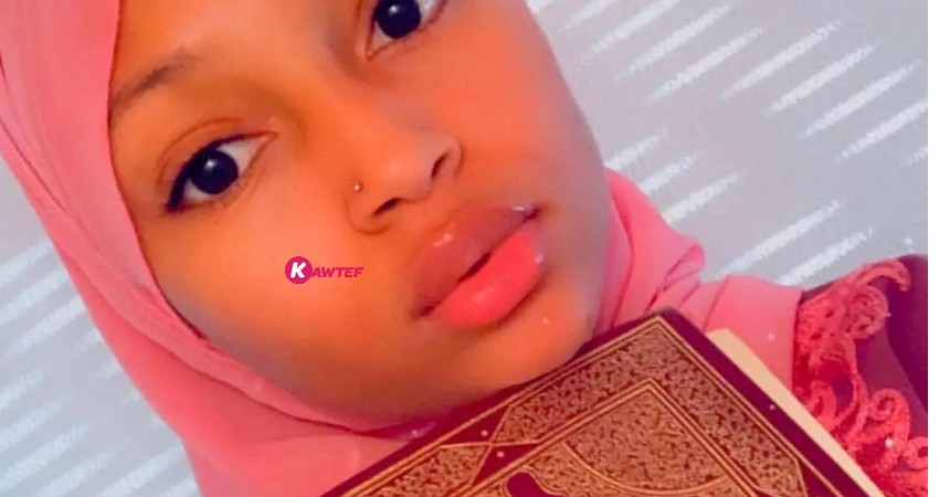 Hijab à la perfection, Coran à la main, cette jeune fille conquiert le cœur des internautes. Regardez, elle est magnifique.