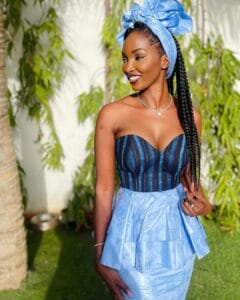 (06 photos) : Coumba, la fille du milliardaire Babacar Ngom, surprend ses followers avec cette tenue. Regardez !