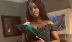 Arrêt sur image : Dieyna Baldé s&rsquo;est transformée en princesse. Regardez sa magnifique robe