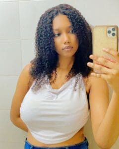 (02 photos) : Nana Aïdara réapparaît avec un look époustouflant