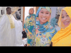 Aïda Samb en toute complicité avec la Awo Bourou Kërëm de son mari