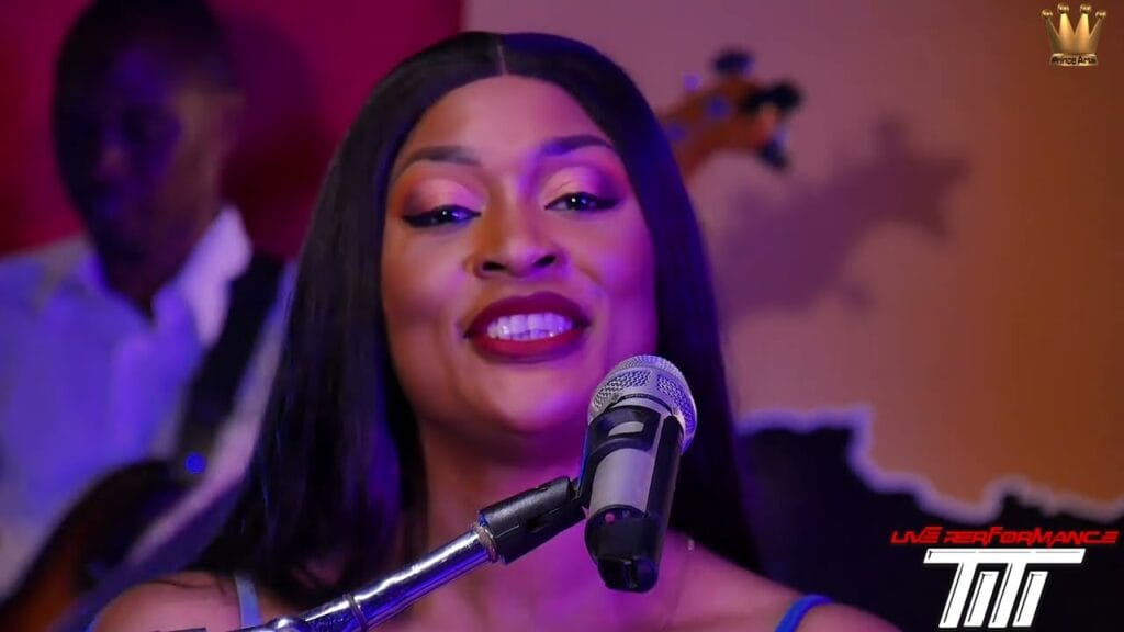 (Vidéo) : Les mots touchants de Titi sur Youssou Ndour font pleurer Alima Thiopet