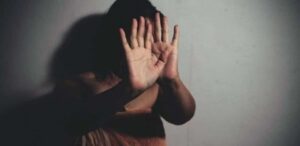 Inceste  : «Je suis née du viol de ma mère par son propre frère» (Mounass) 